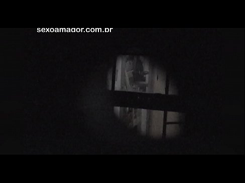 ❤️ Sarışın, içi boş tuğlaların arkasına gizlenmiş bir mahalle röntgencisi tarafından gizlice videoya alınır ❤️ Ev yapımı porno tr.gaypornforyou.ru ❌
